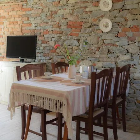 Cascina Piandamiane, Dimore Di Langa - Carlo, Nella Natura Delle Langhe *